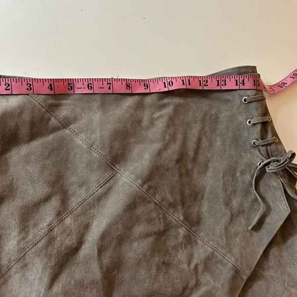 BLANKNYC 100% Leather Real Suede Front Faux Wrap Lace Side Detail Mini Skirt 27 - Picture 13 of 15